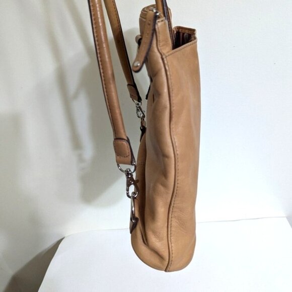 Clarks Leather Shoulder Bag/Backpack Tan Color 11\